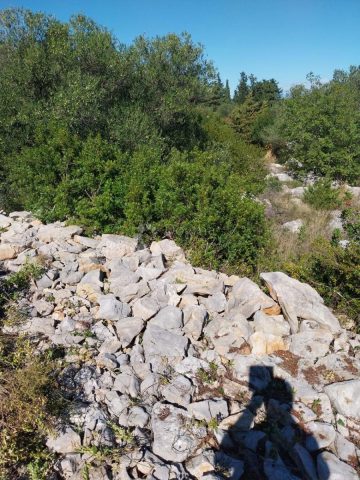 Parcela na predaj 581 m² – Dugi Otok