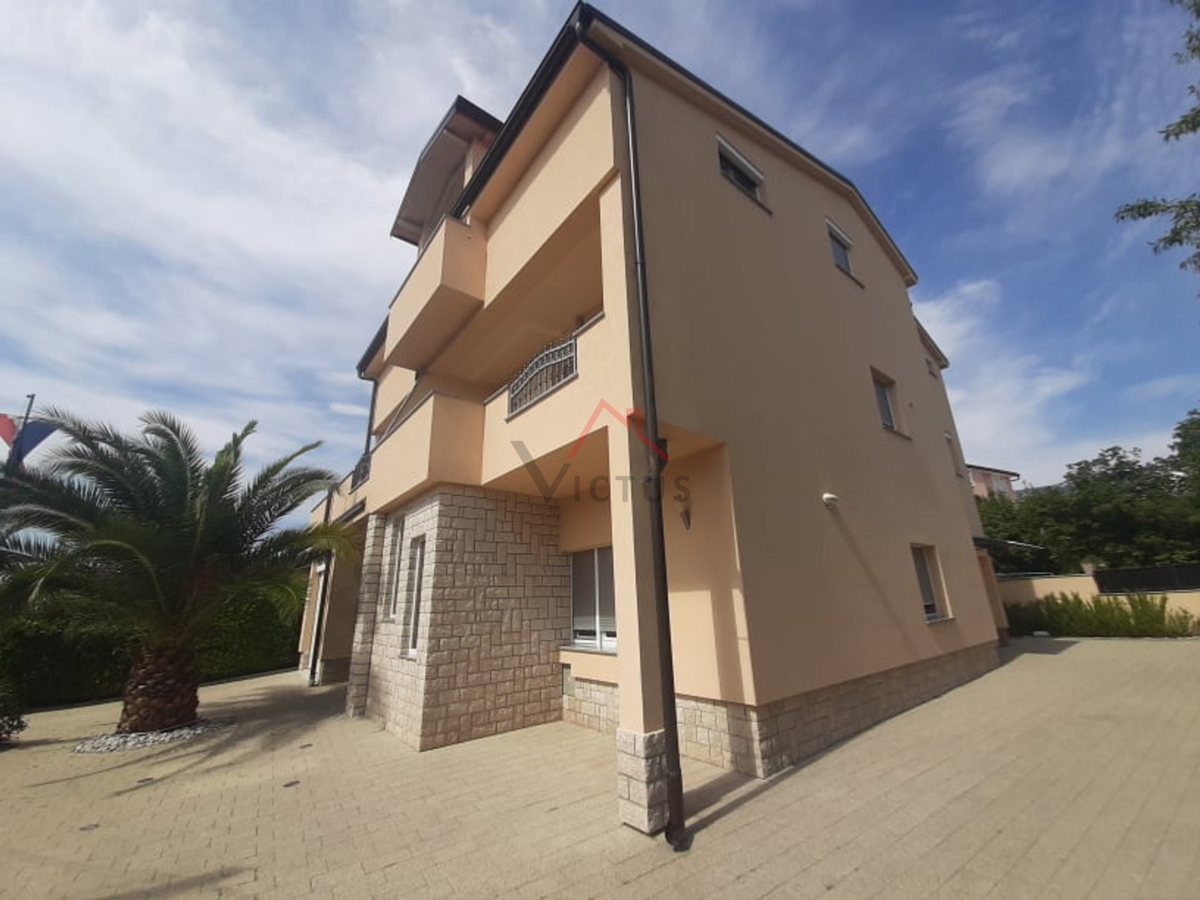 Stan Na prodaju - PRIMORSKO-GORANSKA CRIKVENICA