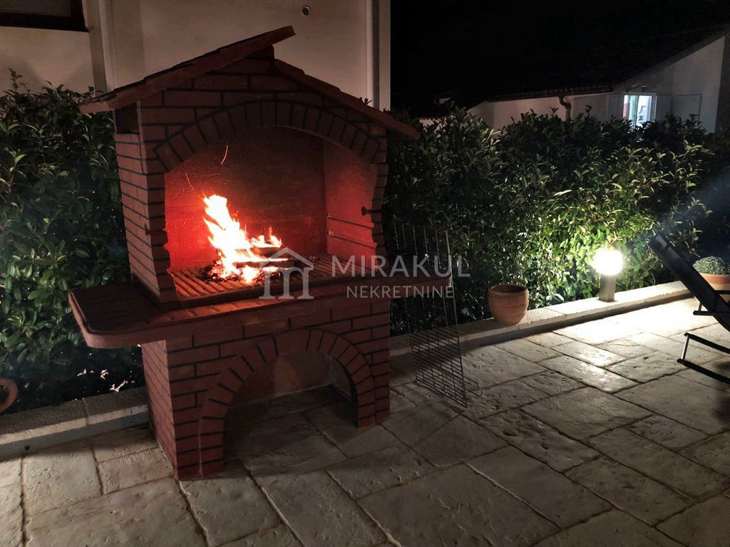 Apartment Zu verkaufen - ŠIBENSKO-KNINSKA MURTER