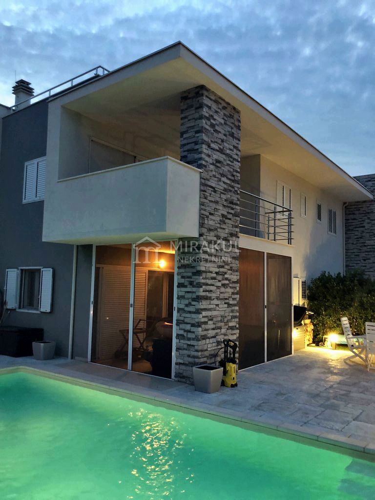 Apartment Zu verkaufen - ŠIBENSKO-KNINSKA MURTER