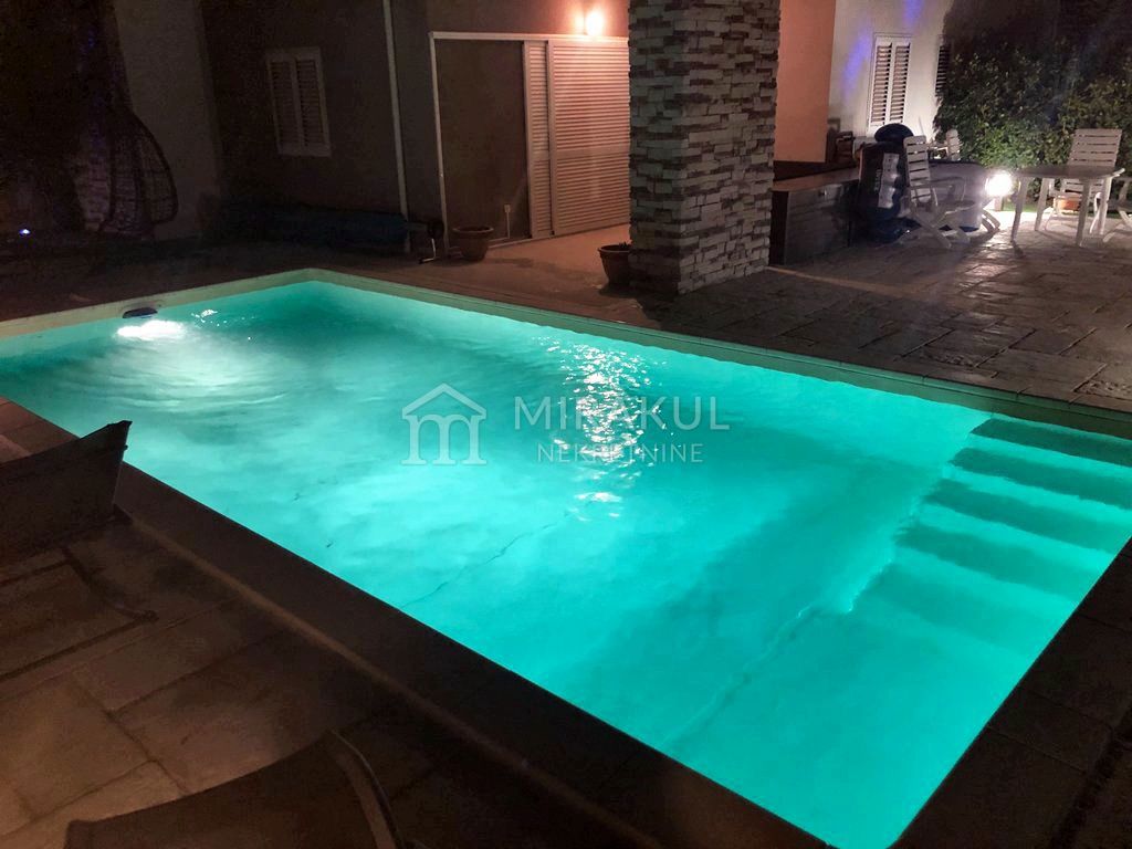 Apartment Zu verkaufen - ŠIBENSKO-KNINSKA MURTER