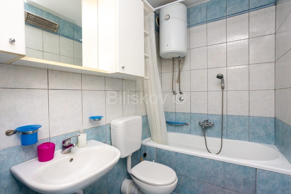 Flat For rent - SPLITSKO-DALMATINSKA SPLIT