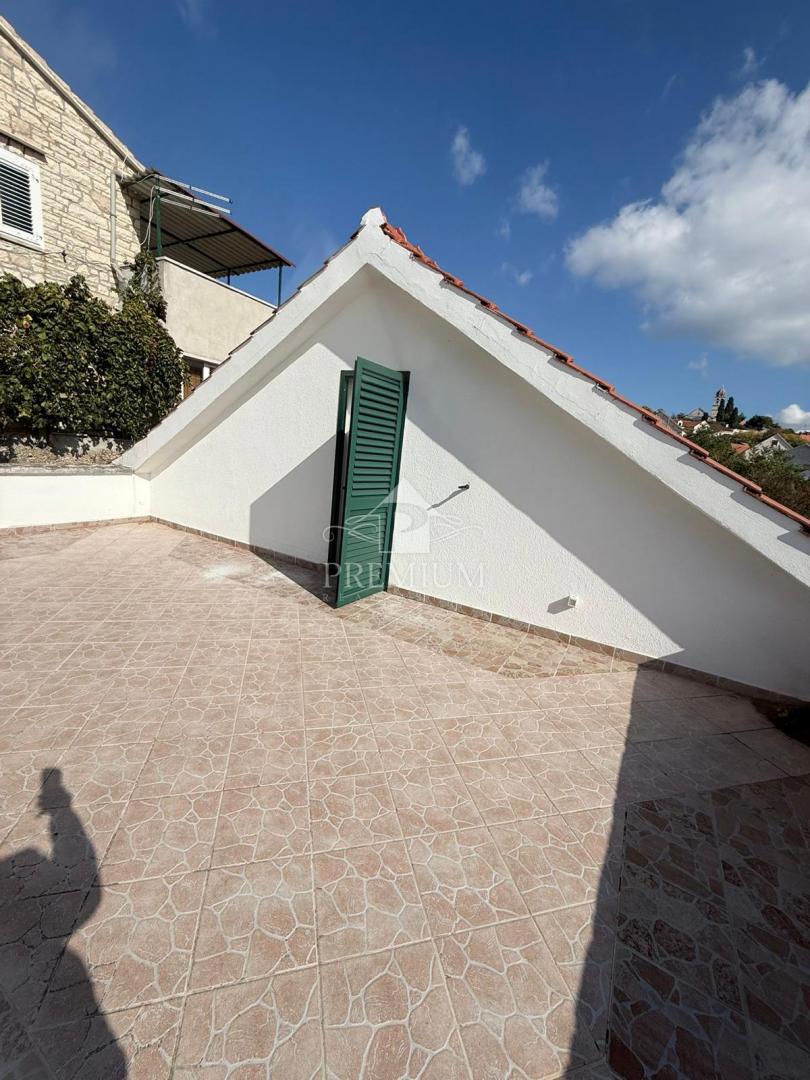 House For sale - SPLITSKO-DALMATINSKA BRAČ