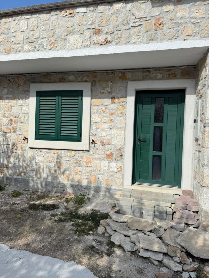House For sale - SPLITSKO-DALMATINSKA BRAČ