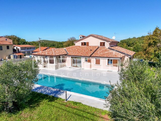 Hiša na predaj 400 m² – Vrsar