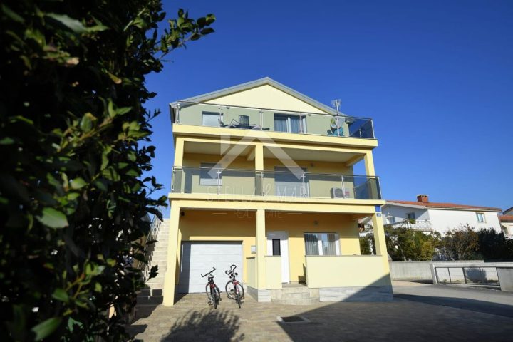Dům na prodej 256 m² – Vir