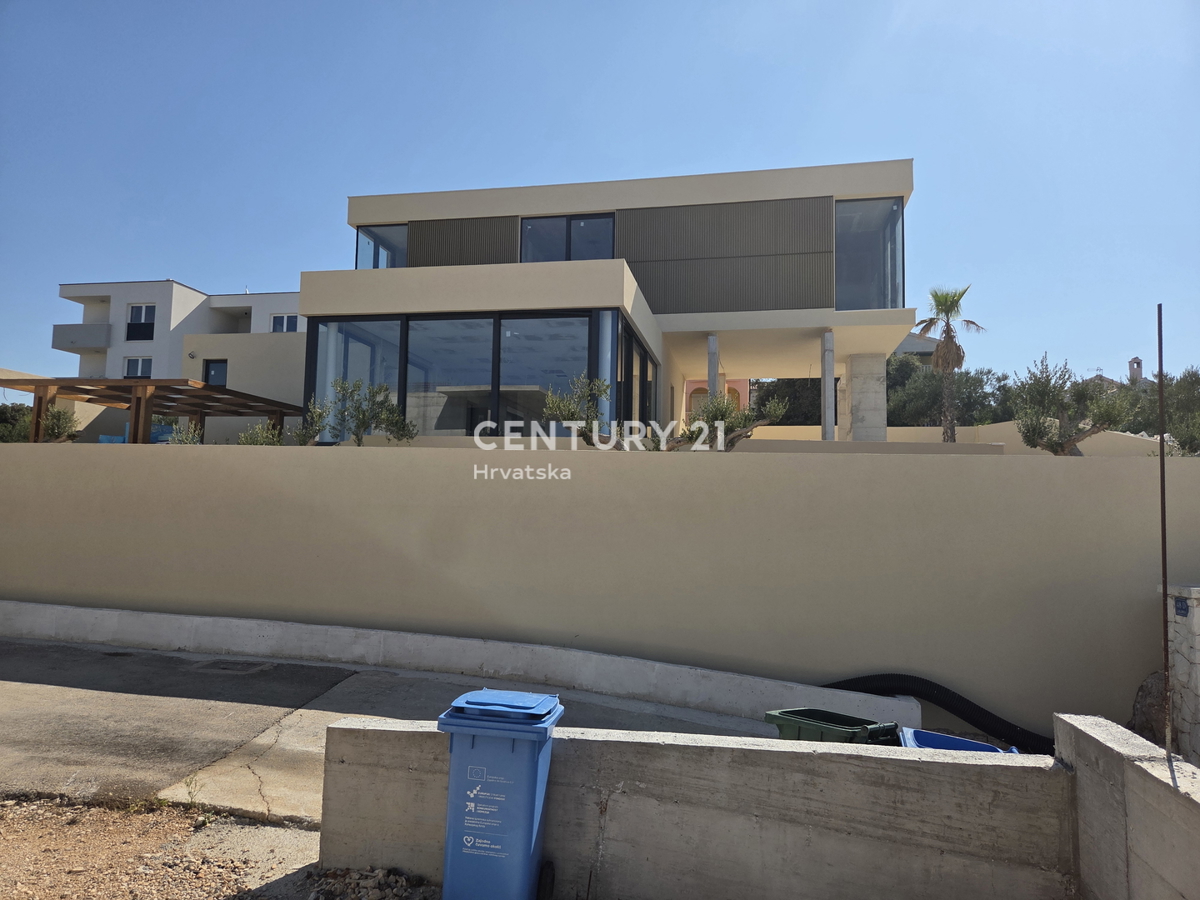 Casa In vendita - ŠIBENSKO-KNINSKA ROGOZNICA