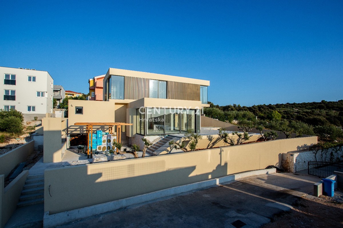 Casa In vendita - ŠIBENSKO-KNINSKA ROGOZNICA