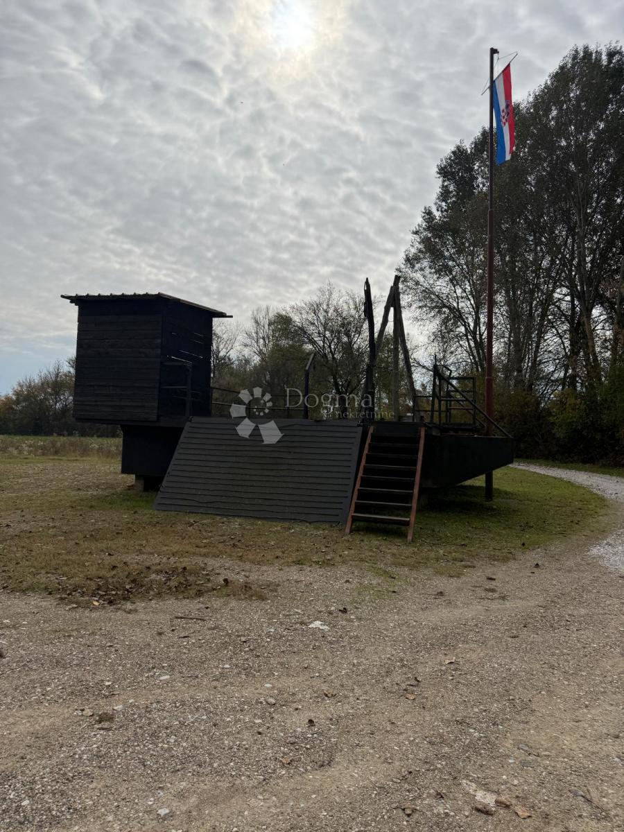 Terrain À vendre - SISAČKO-MOSLAVAČKA PETRINJA