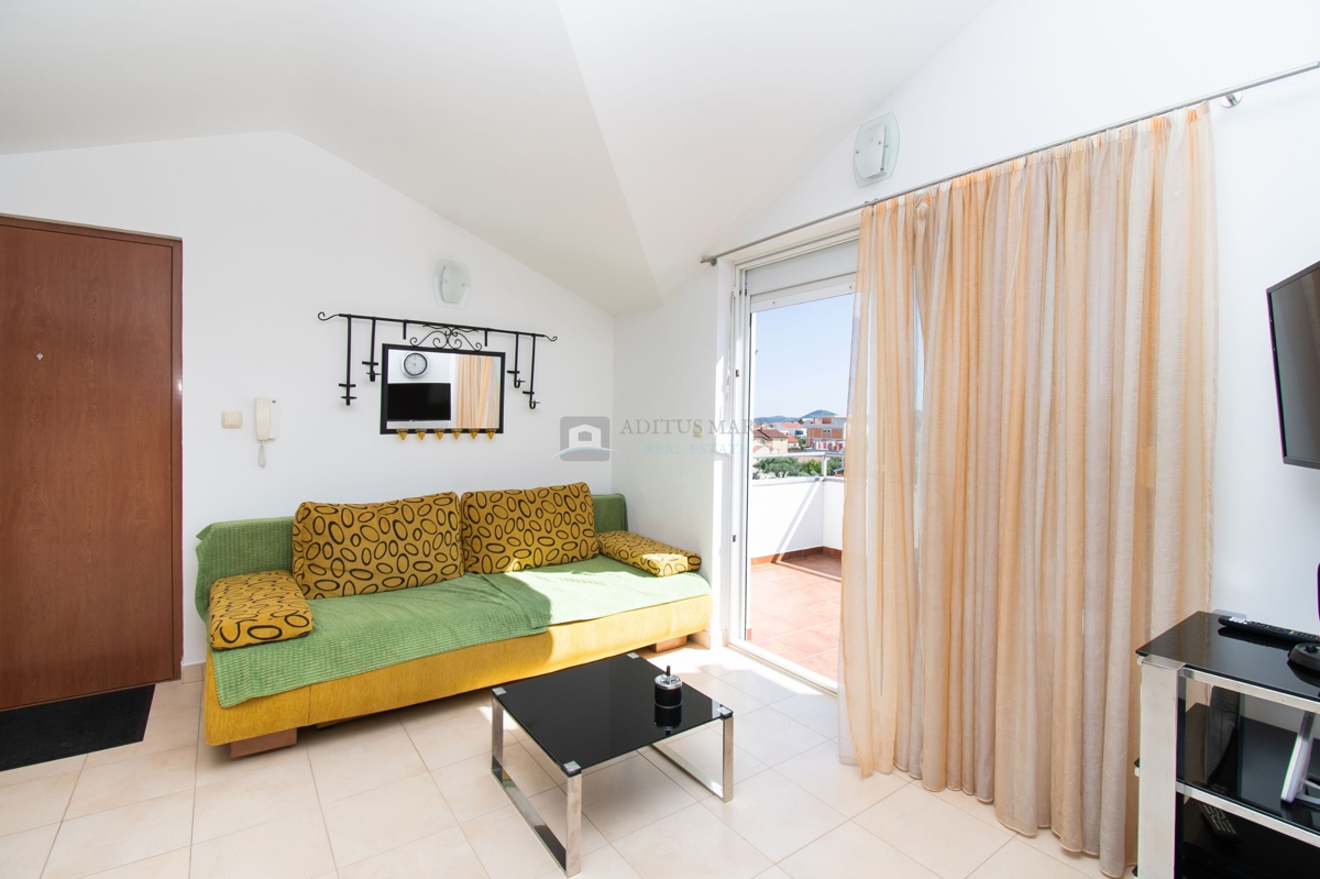 Appartamento Da affittare - ŠIBENSKO-KNINSKA VODICE