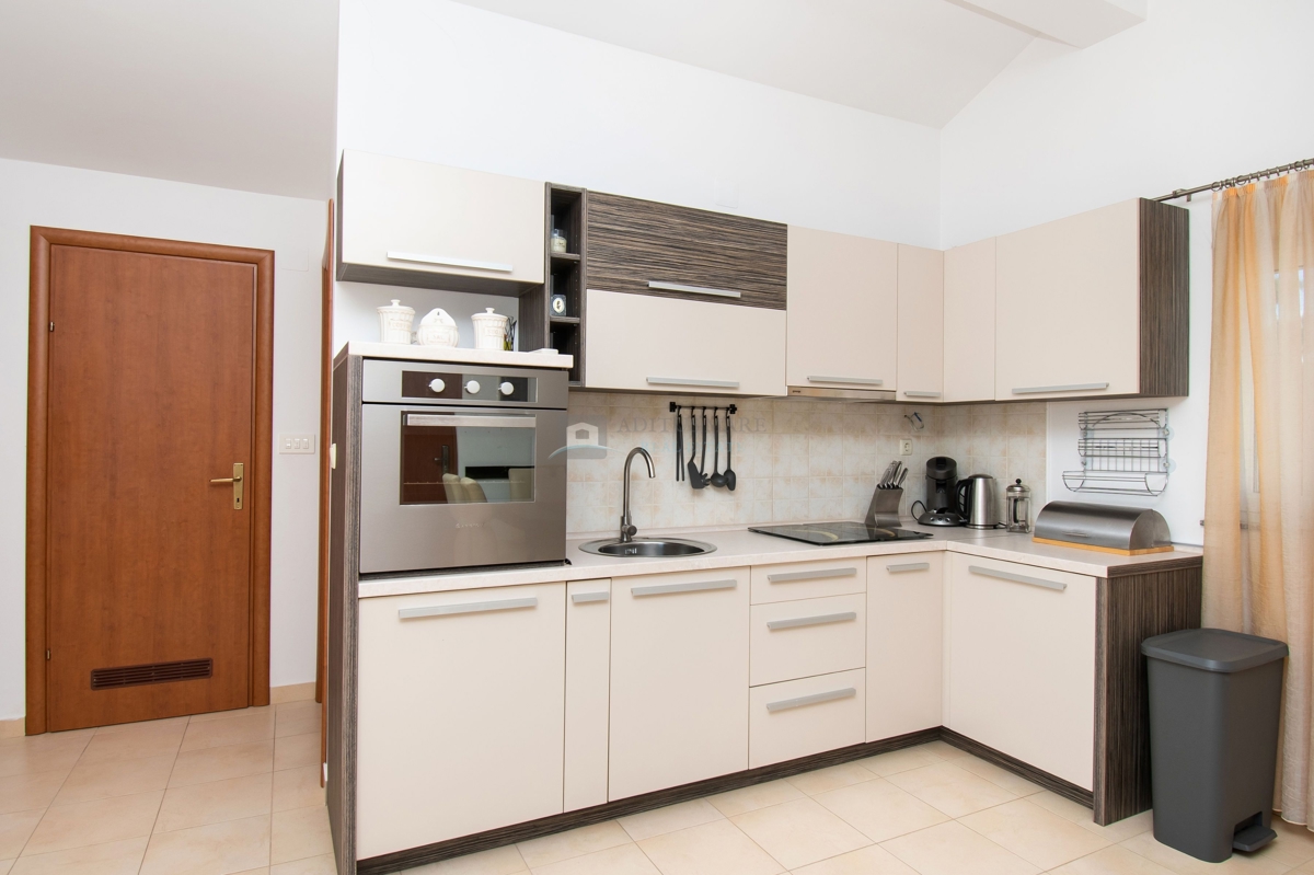 Appartamento Da affittare - ŠIBENSKO-KNINSKA VODICE