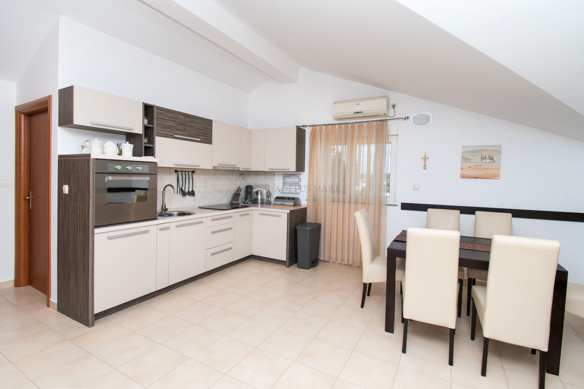 Appartamento Da affittare - ŠIBENSKO-KNINSKA VODICE