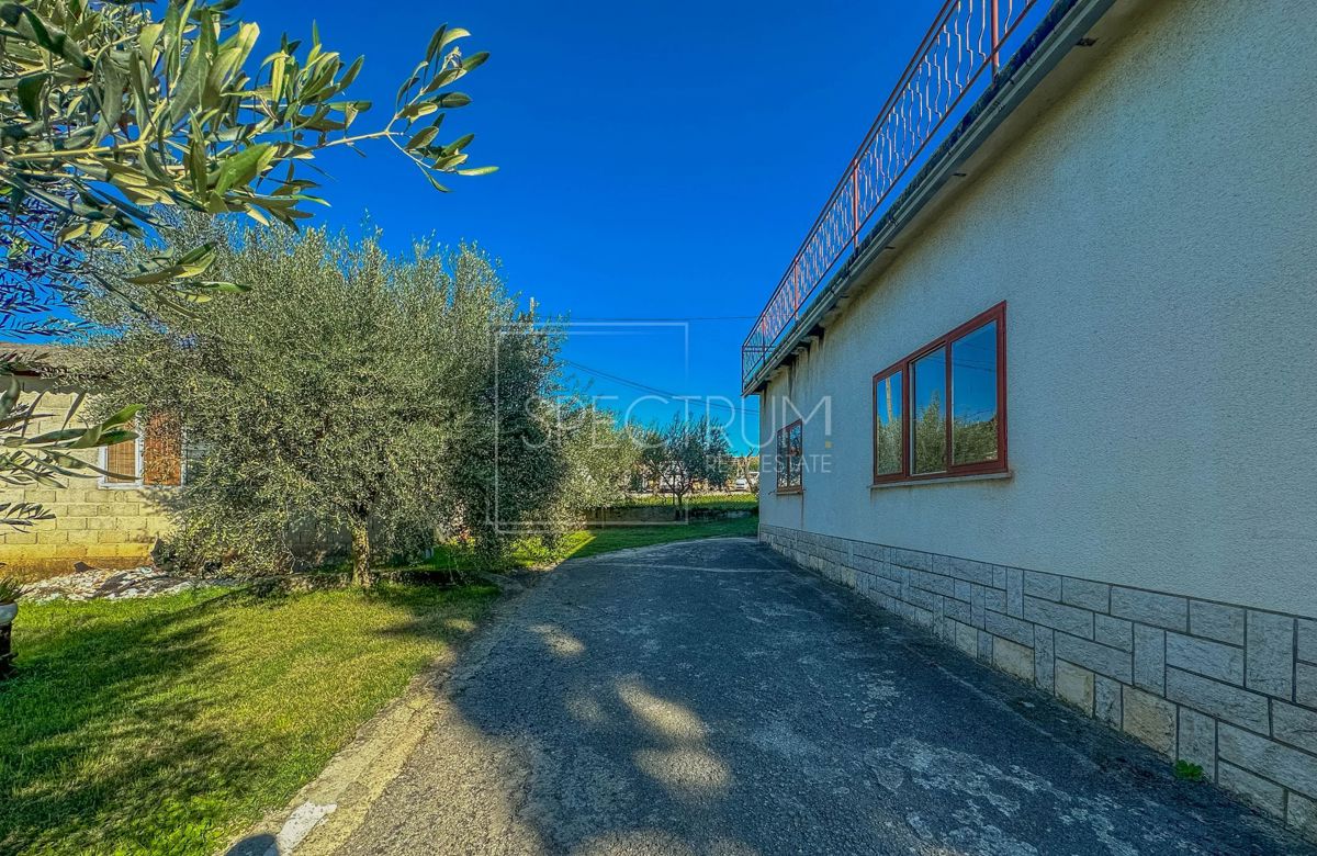 Kuća Na prodaju - ISTARSKA BUJE