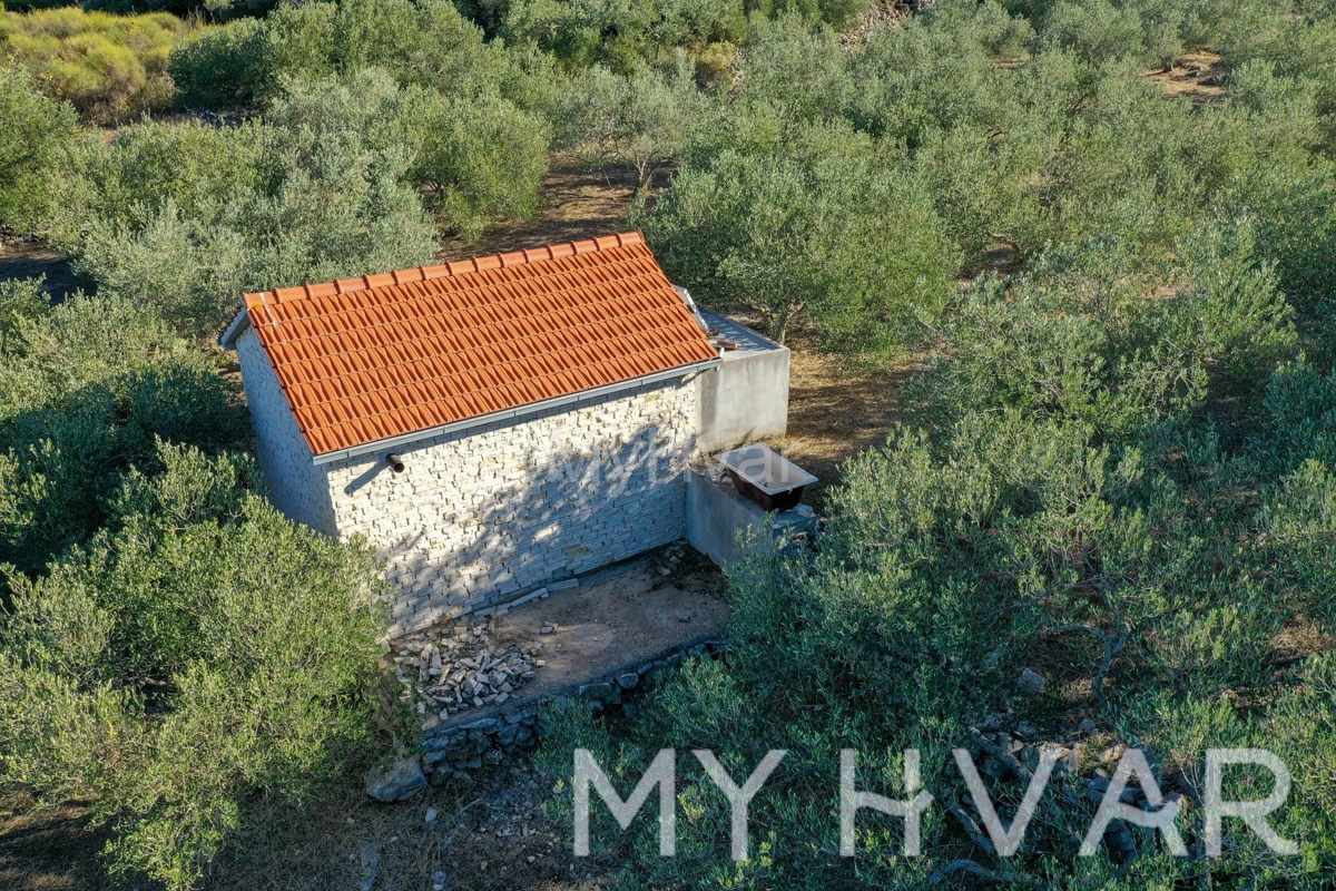 Land For sale - SPLITSKO-DALMATINSKA JELSA