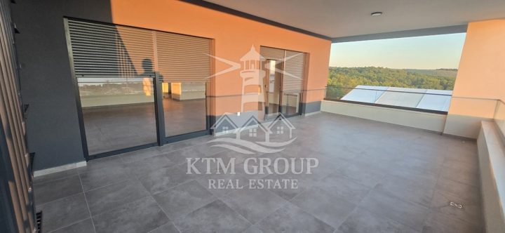 Poslovni prostori na predaj 665 m² – Bibinje