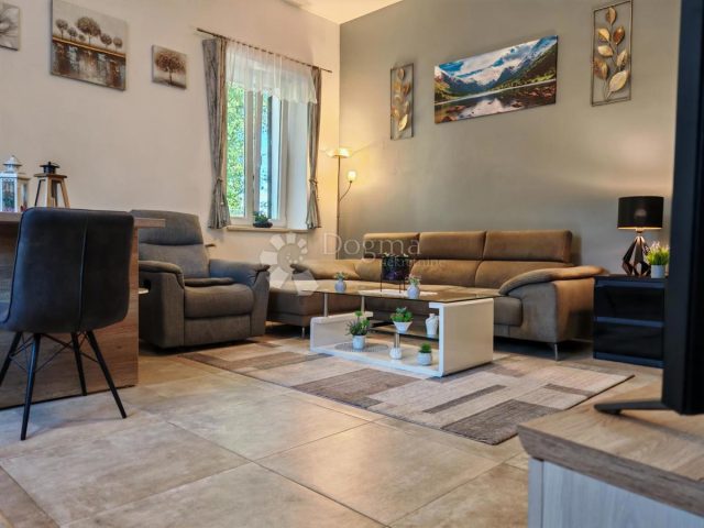 Flat for sale 80 m² – Pula