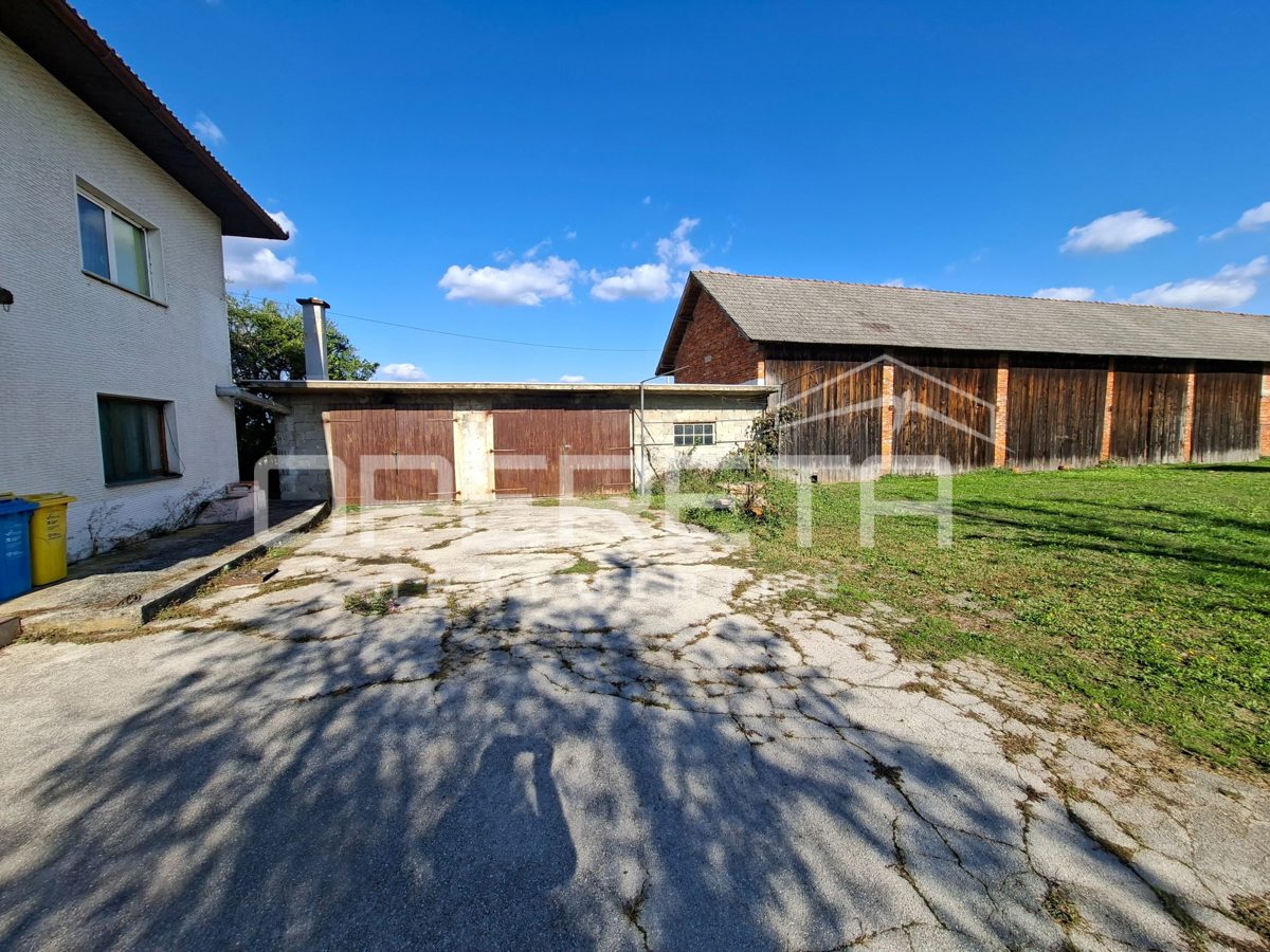 Dom Na predaj - KARLOVAČKA KARLOVAC