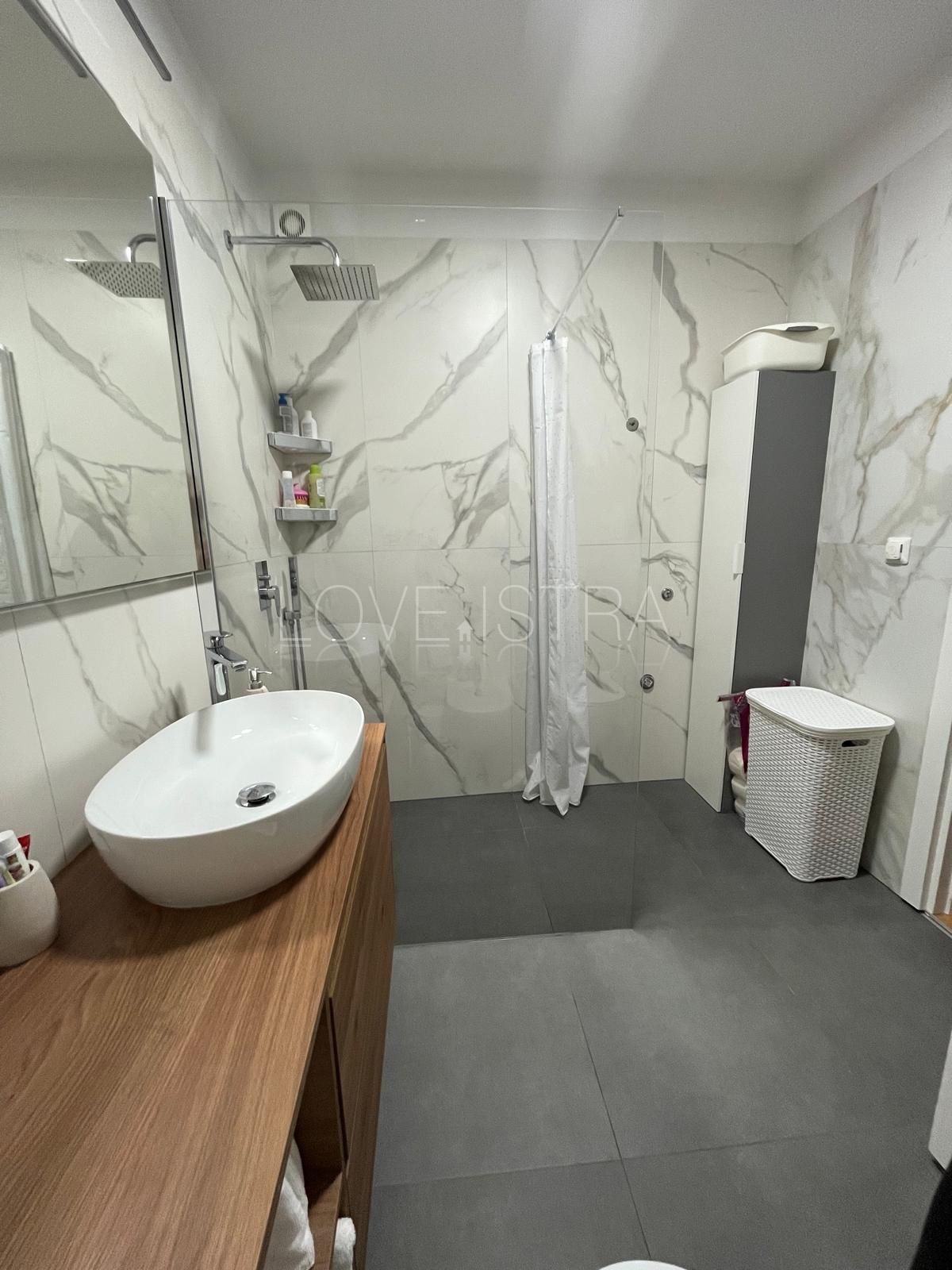 Apartma Na predaj - ISTARSKA POREČ