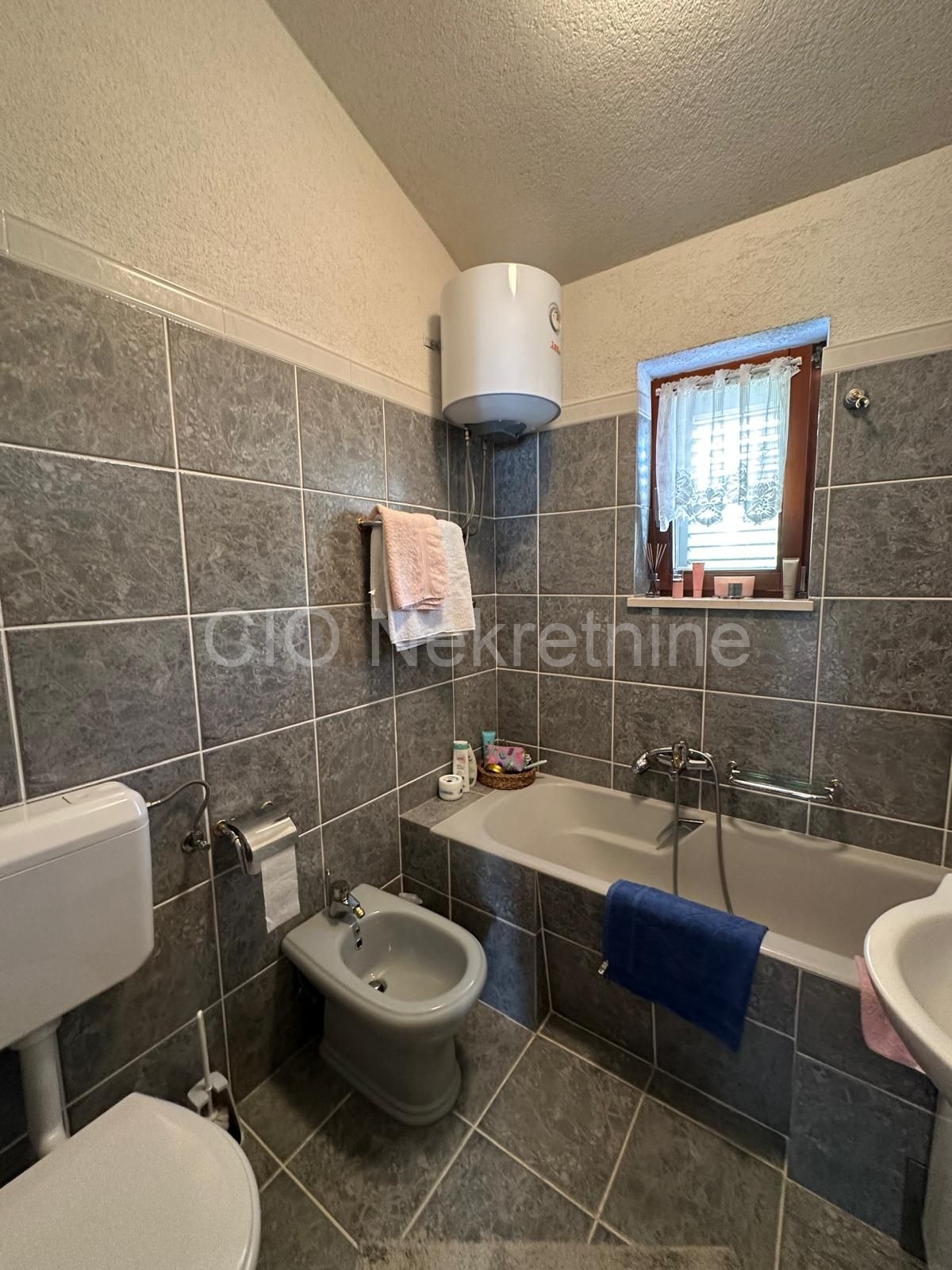 House For sale - SPLITSKO-DALMATINSKA BRAČ