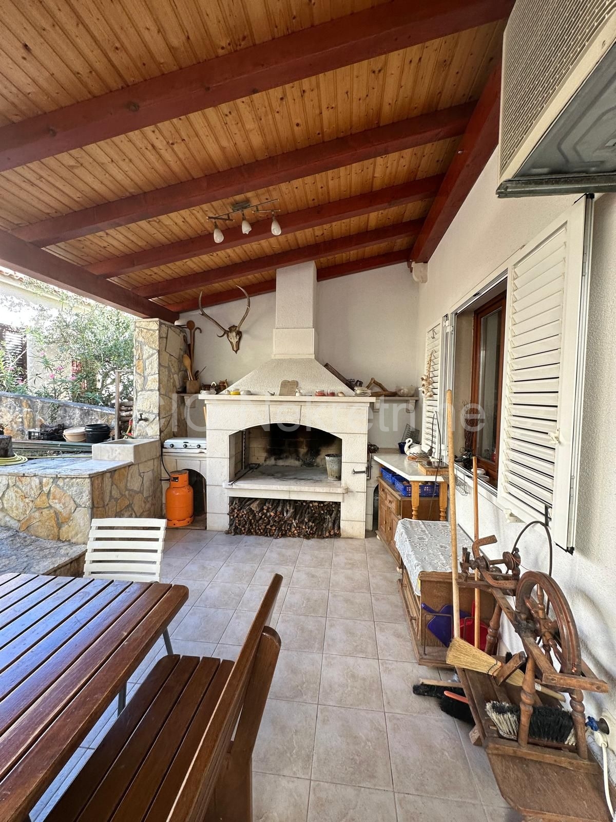 House For sale - SPLITSKO-DALMATINSKA BRAČ