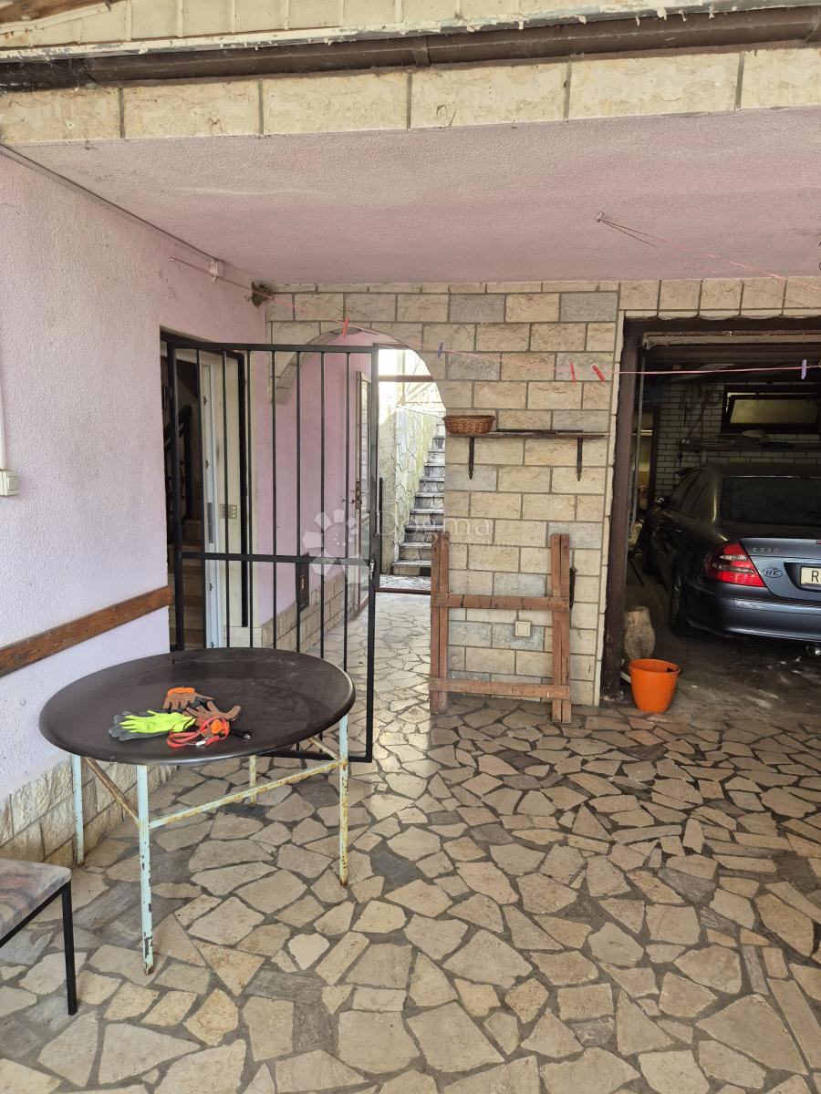 Kuća Na prodaju - PRIMORSKO-GORANSKA NOVI VINODOLSKI
