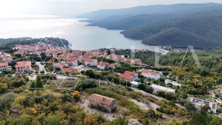 Land for sale 830 m² – Labin