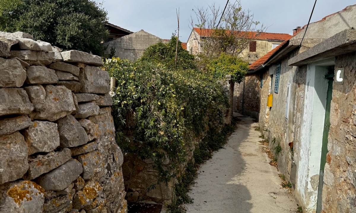 Parcela Na predaj - SPLITSKO-DALMATINSKA STARI GRAD