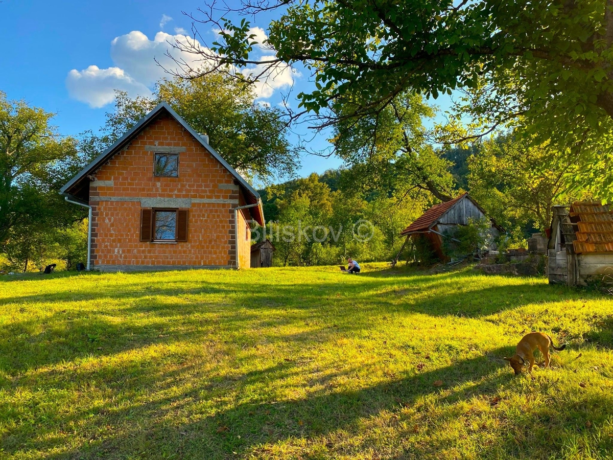 Zemljište Na prodaju - KARLOVAČKA SLUNJ