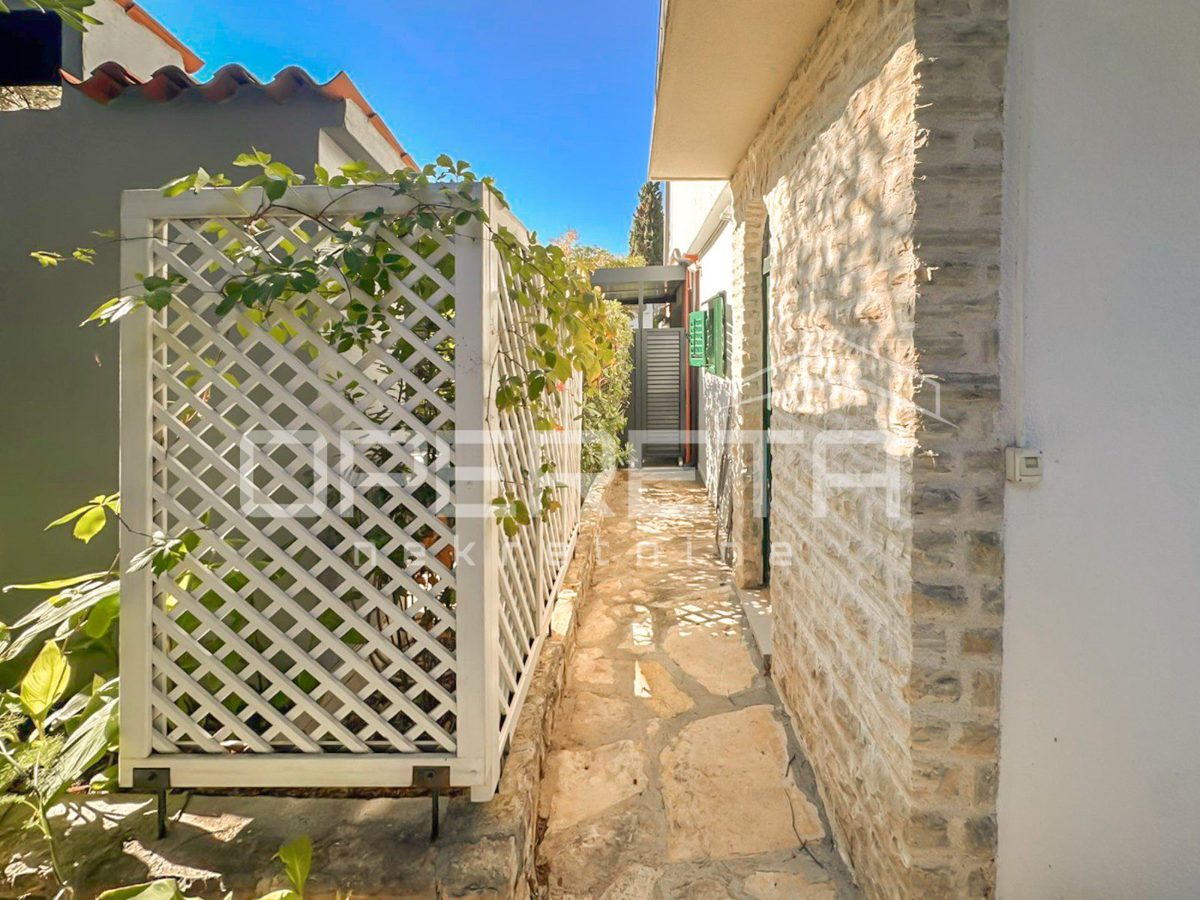 House For sale - ŠIBENSKO-KNINSKA ŠIBENIK