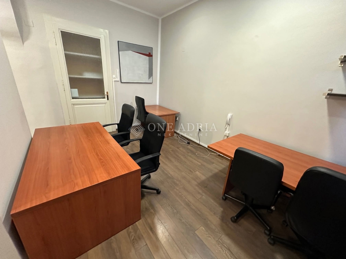 Lokal użytkowy Do wynajęcia - Primorsko-goranska Rijeka - foto 2/4
