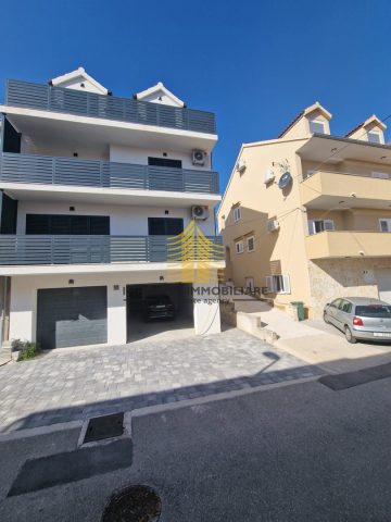 Hiša na predaj 353 m² – Šibenik