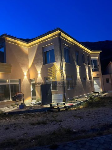 Dom na prenájom 4427 m² – Kaštela