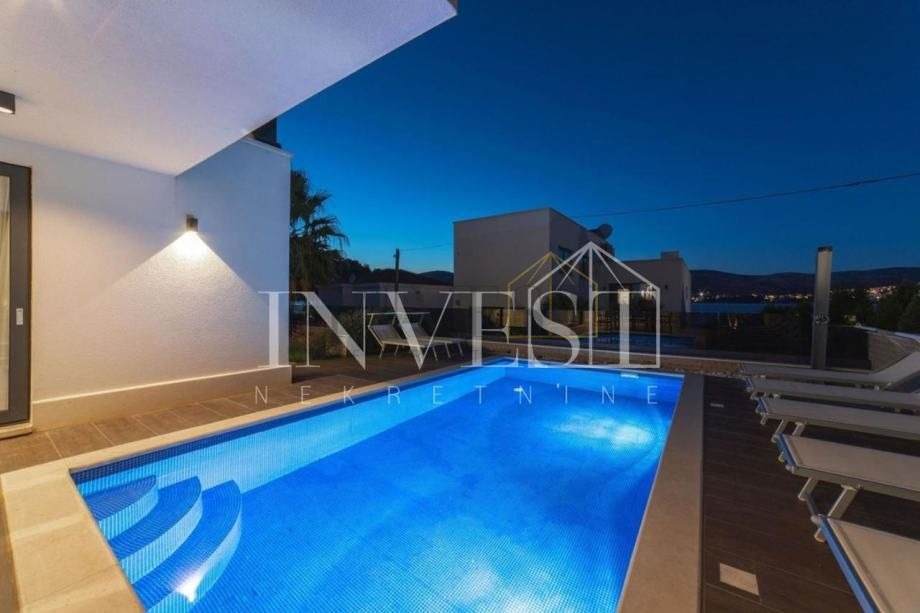 Casa In vendita - SPLITSKO-DALMATINSKA ČIOVO