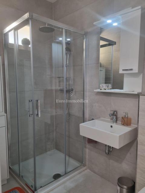 Appartement À vendre - LIČKO-SENJSKA SENJ