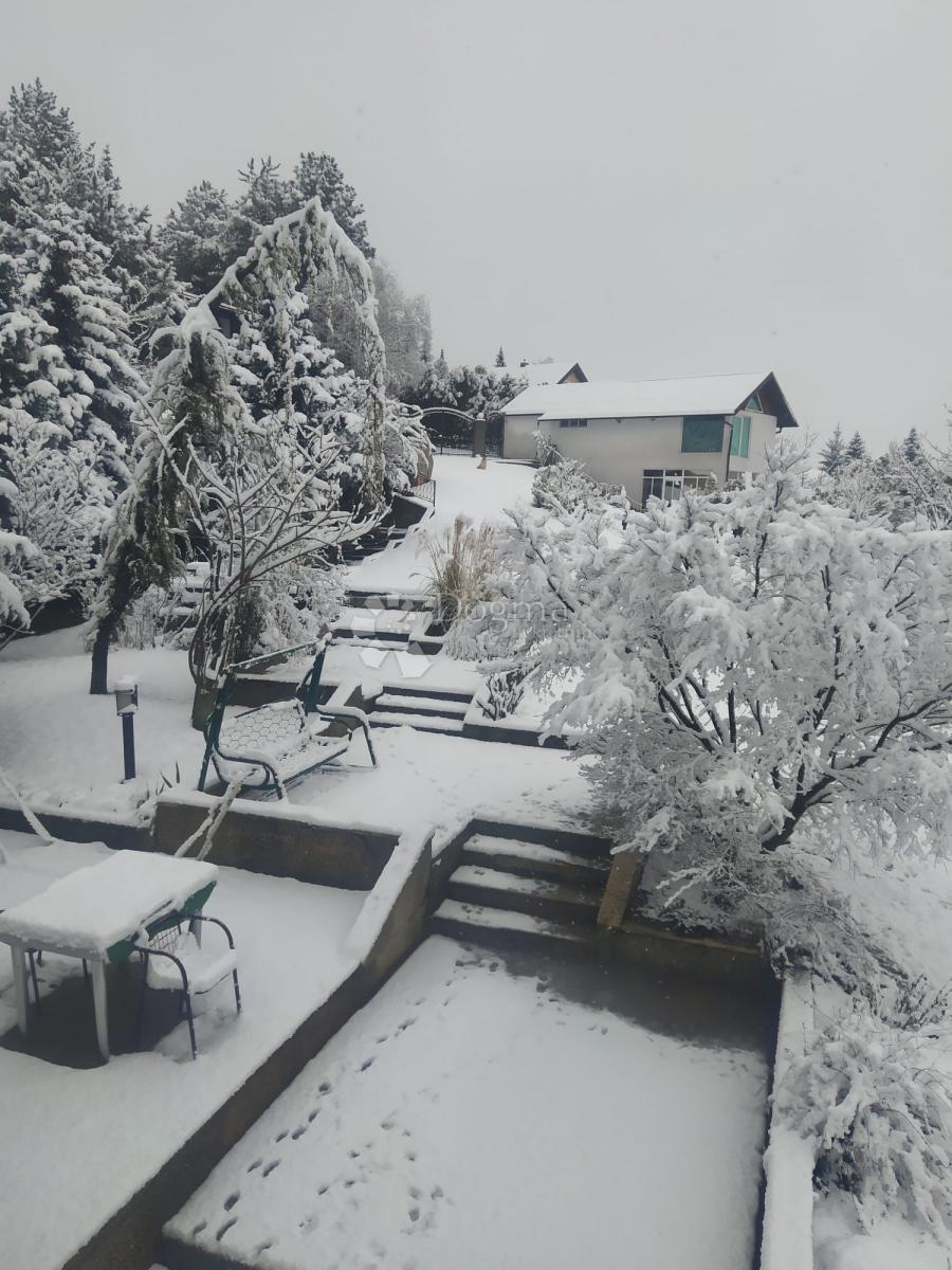 Kuća Na prodaju - ZAGREBAČKA JASTREBARSKO
