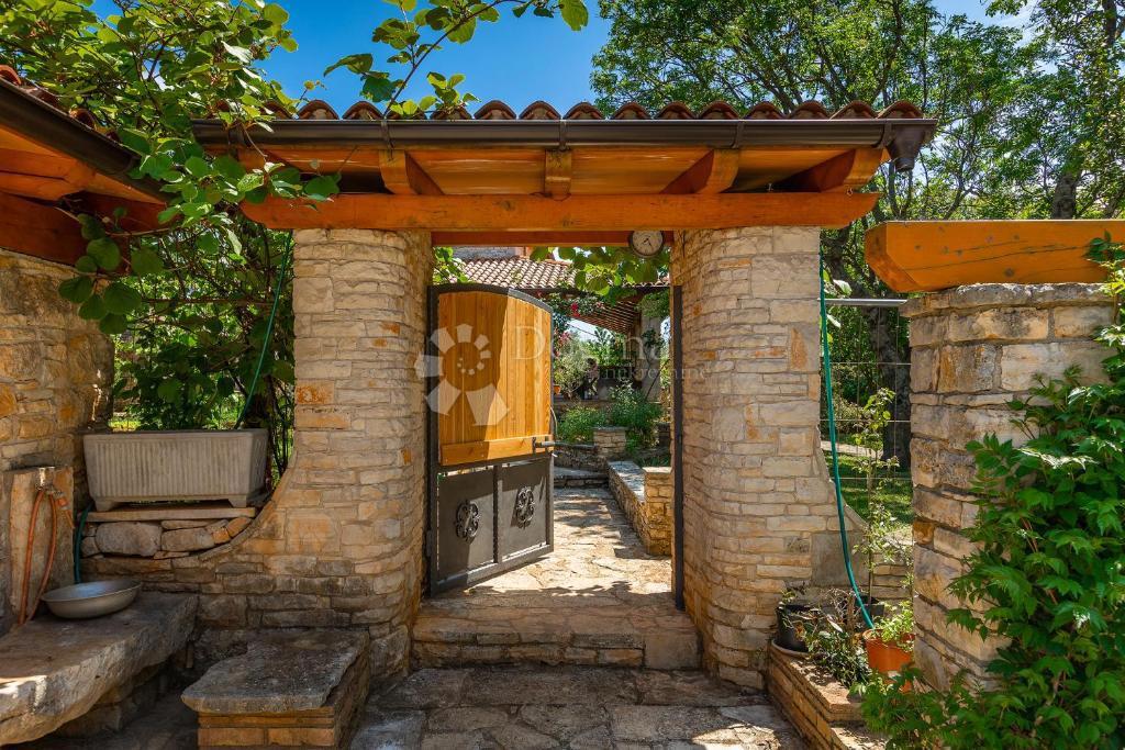 Haus Zu verkaufen - ISTARSKA SVETVINČENAT