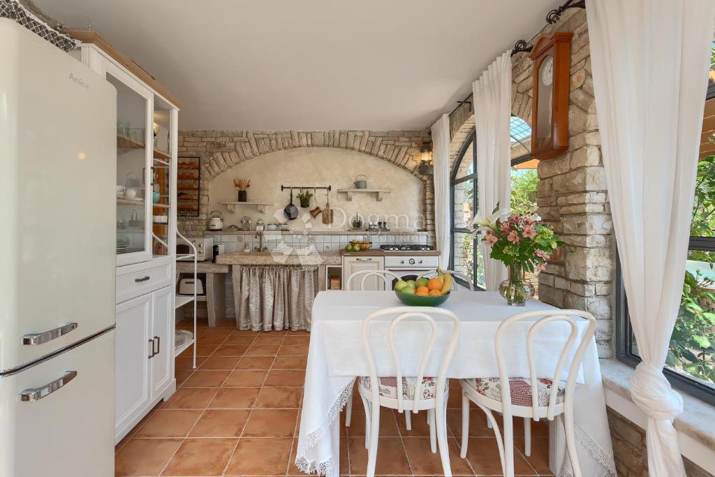 Haus Zu verkaufen - ISTARSKA SVETVINČENAT