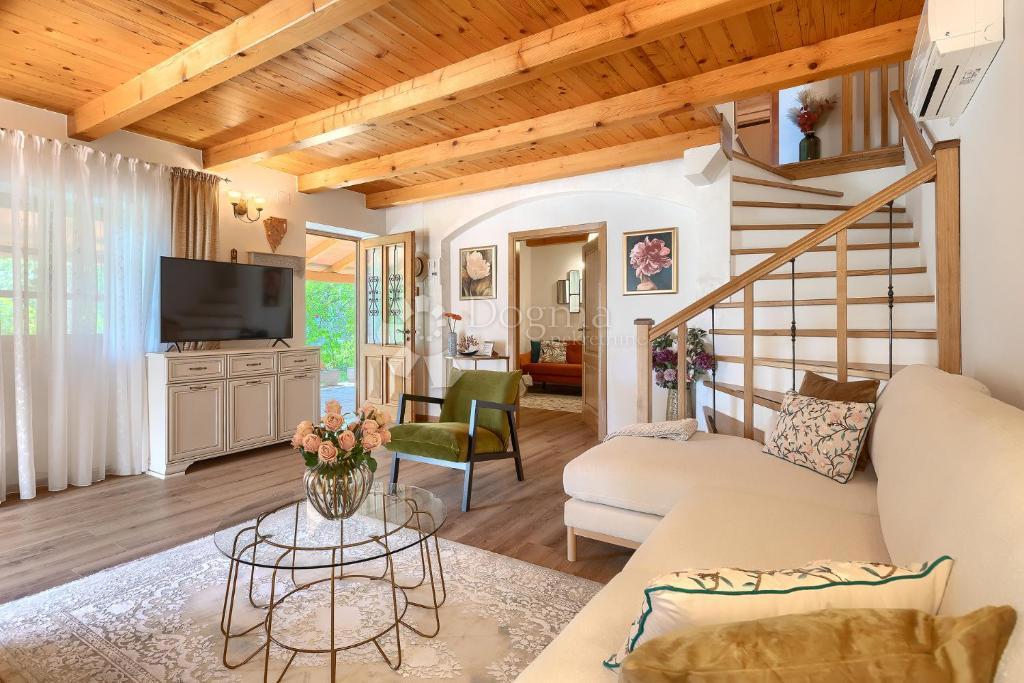 Haus Zu verkaufen - ISTARSKA SVETVINČENAT