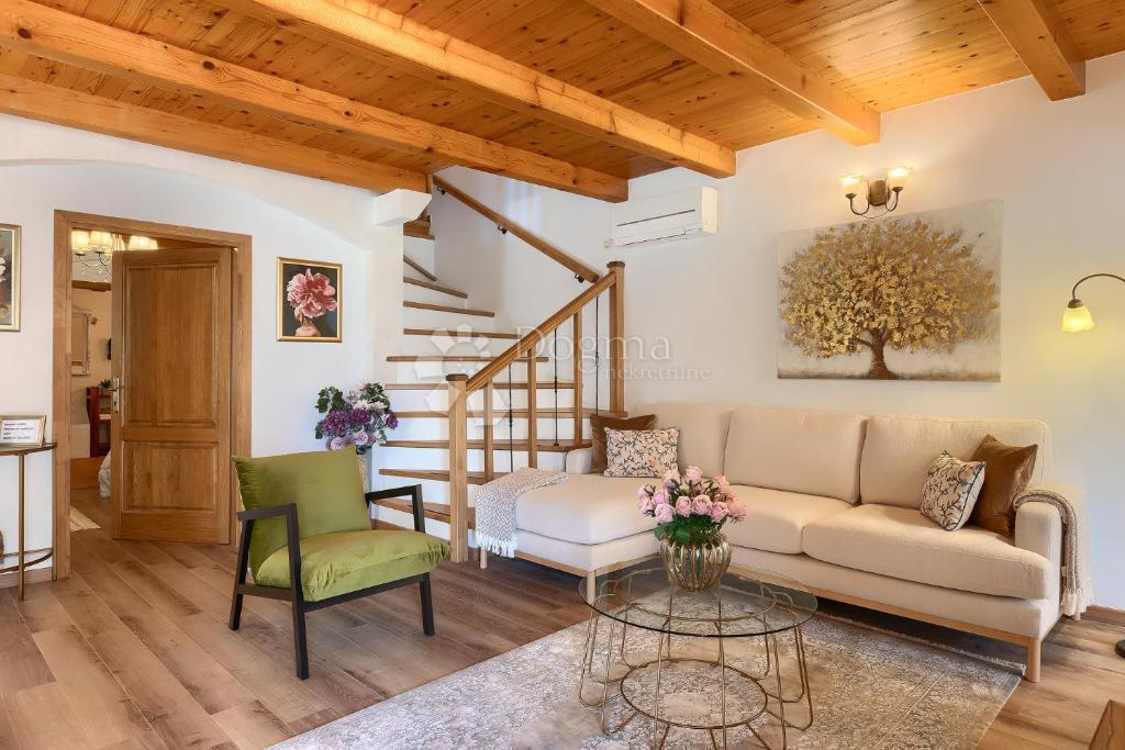 Haus Zu verkaufen - ISTARSKA SVETVINČENAT