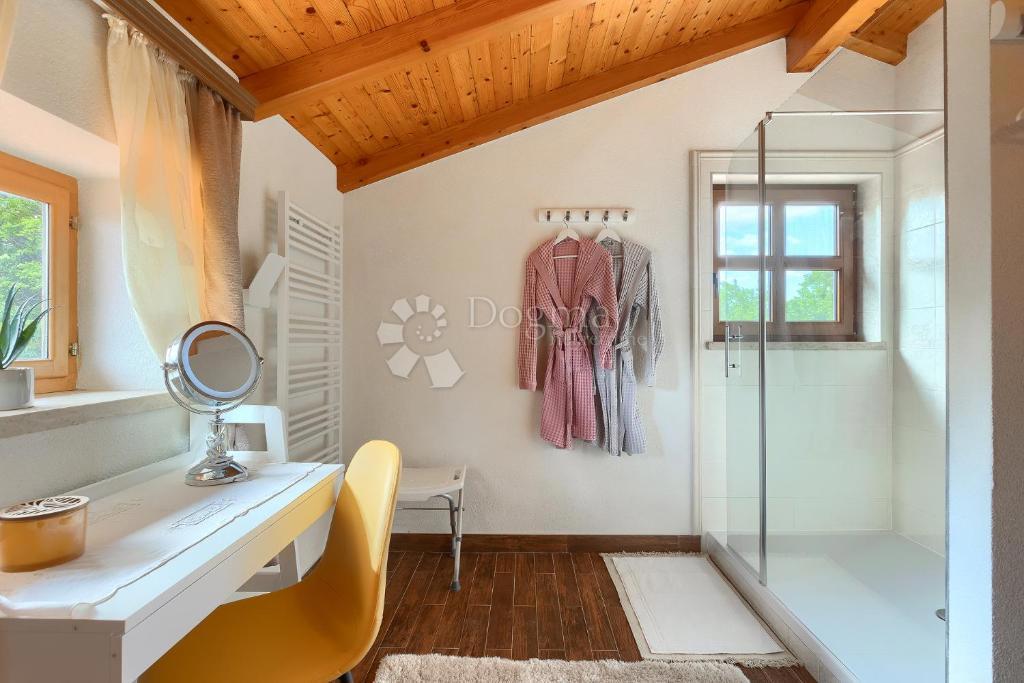 Haus Zu verkaufen - ISTARSKA SVETVINČENAT