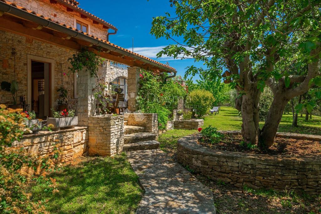 Haus Zu verkaufen - ISTARSKA SVETVINČENAT