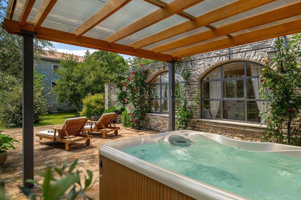Haus Zu verkaufen - ISTARSKA SVETVINČENAT