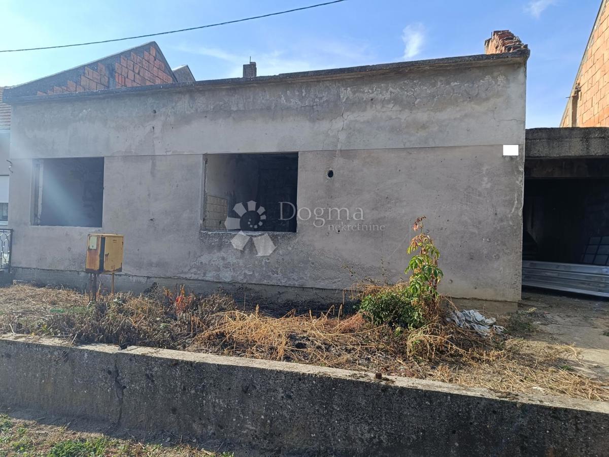 Kuća Na prodaju - OSJEČKO-BARANJSKA OSIJEK