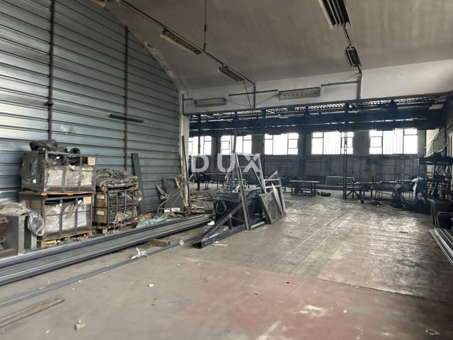 Business premises for rent 530 m² – Zadar