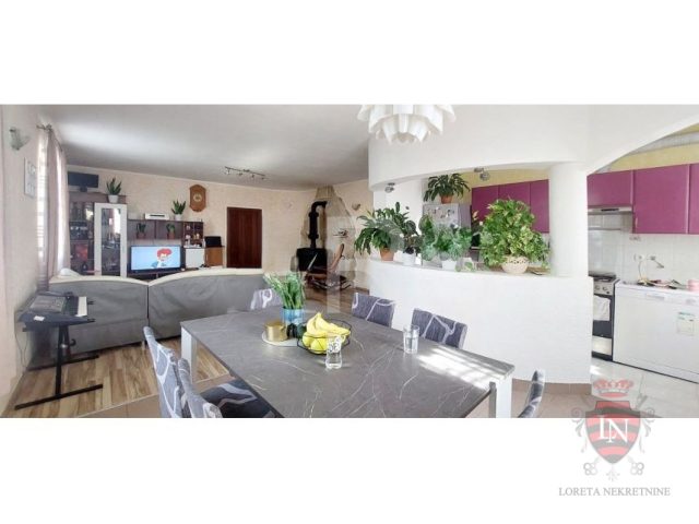 Flat for sale 153 m² – Pula