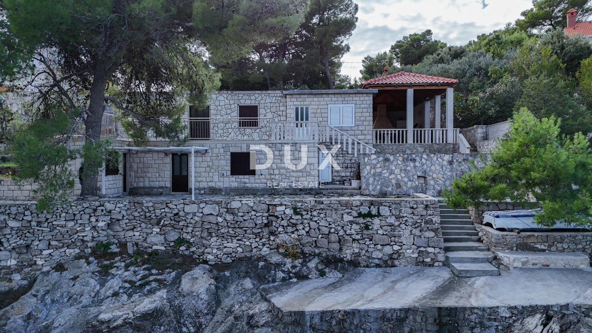 House For sale - SPLITSKO-DALMATINSKA BRAČ
