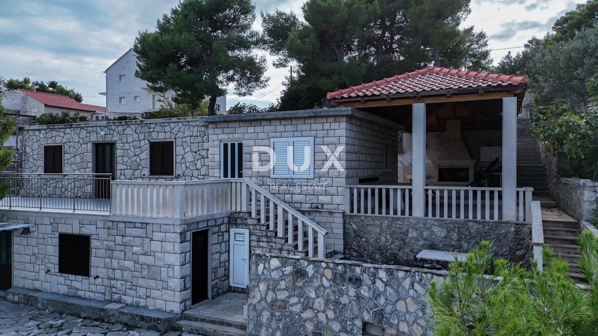 House For sale - SPLITSKO-DALMATINSKA BRAČ
