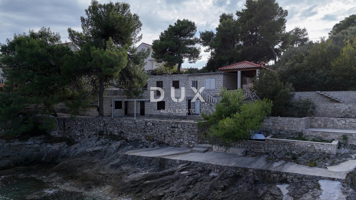 House For sale - SPLITSKO-DALMATINSKA BRAČ