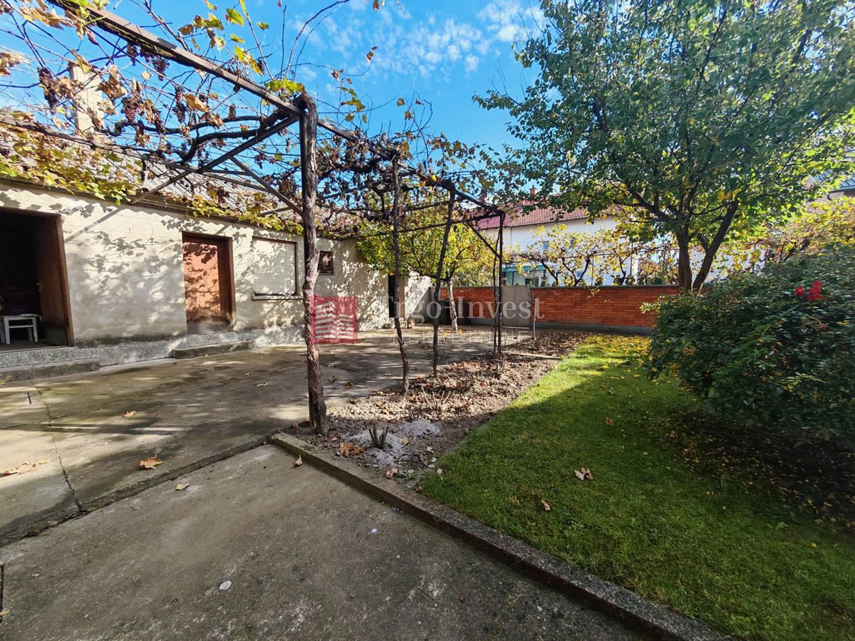 Kuća Na prodaju - BRODSKO-POSAVSKA SLAVONSKI BROD
