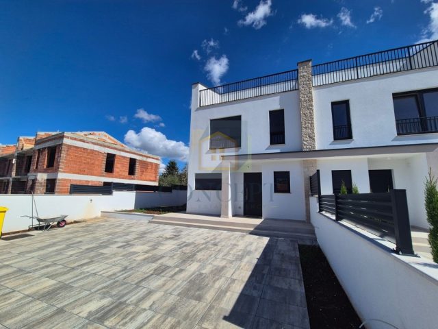 Kuća Na prodaju - Istarska Poreč - foto 2/5